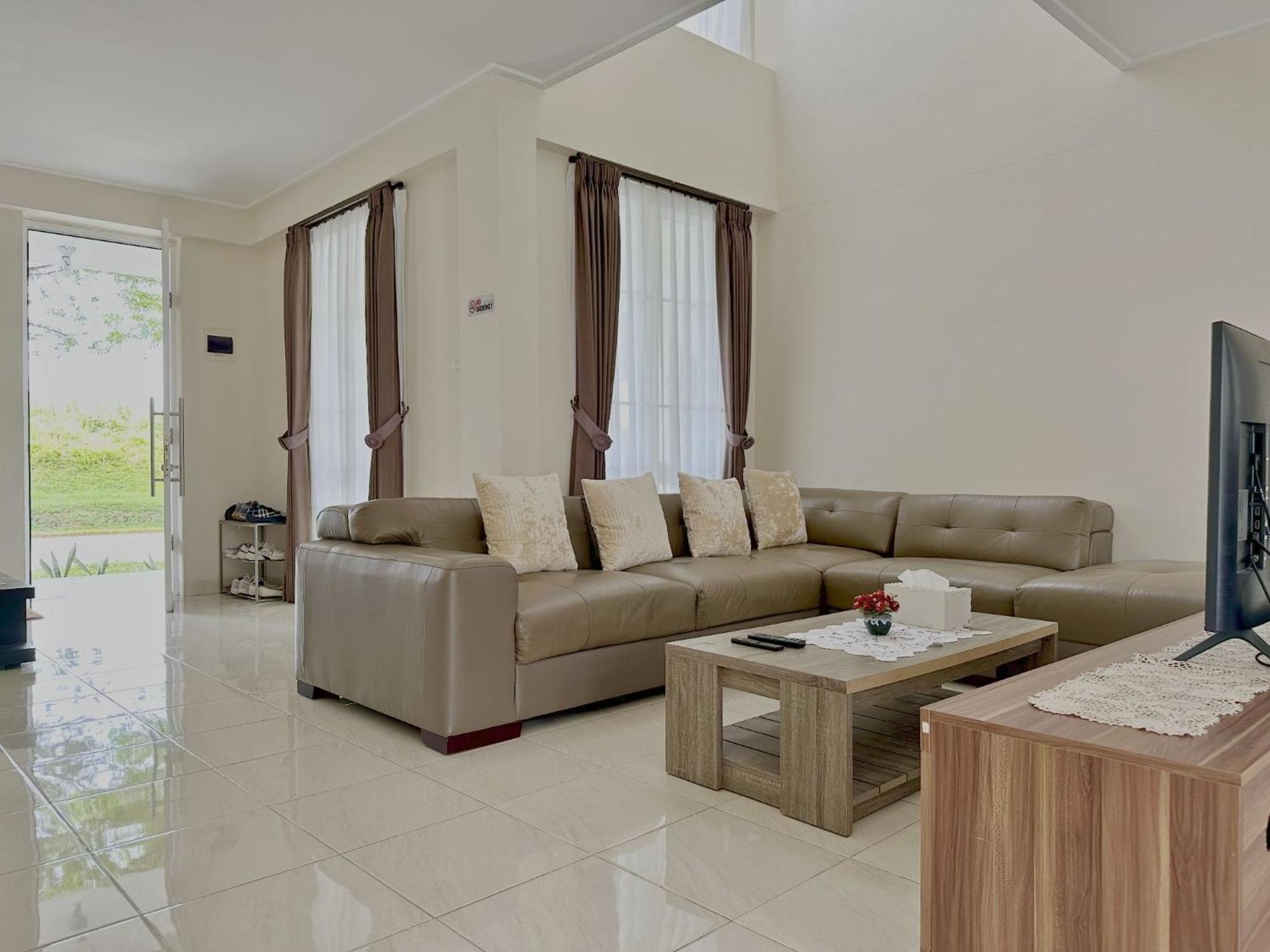 Blessimore Springhill 4Br Palembang Buitenkant foto