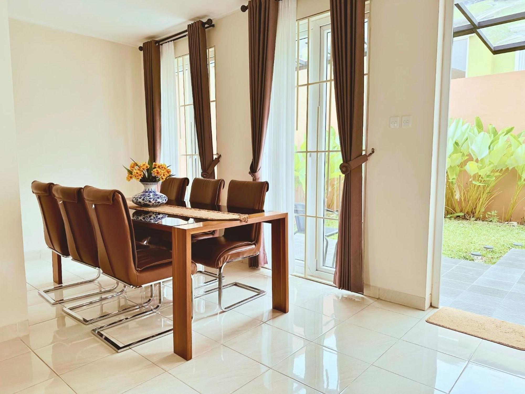 Blessimore Springhill 4Br Palembang Buitenkant foto